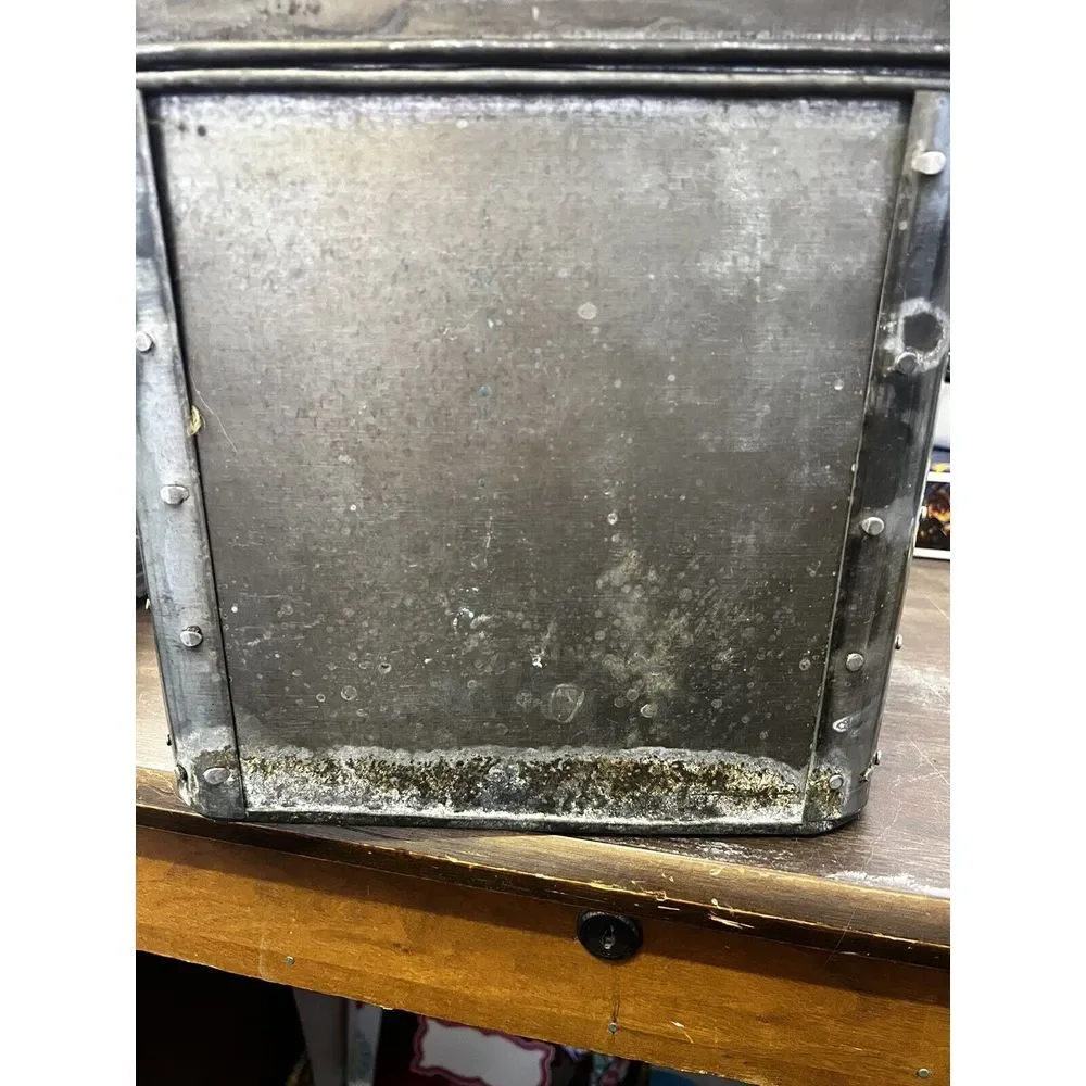 Metal Latch Box‎ Burlap Removable Sign